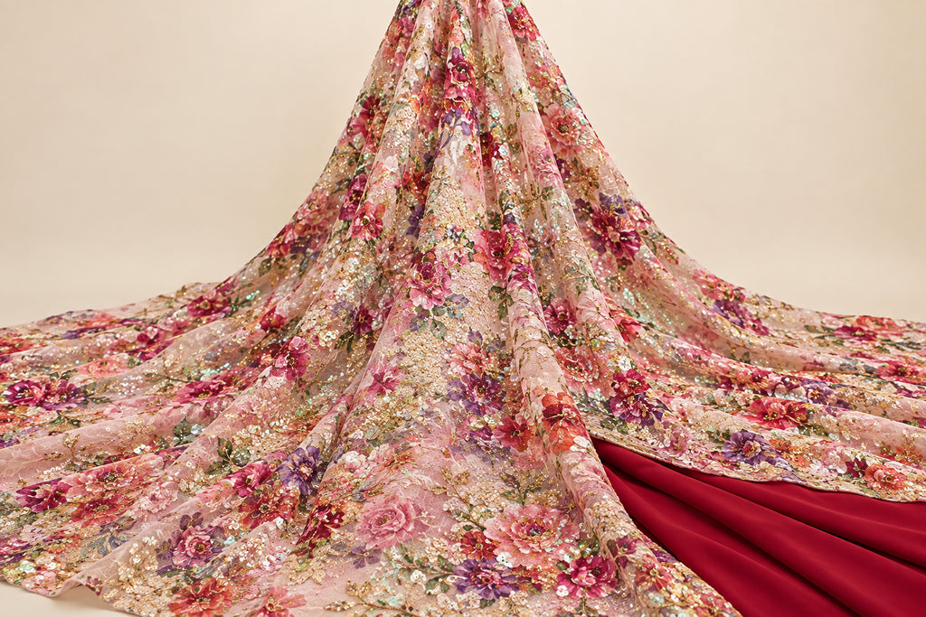 Tlija en soie Fleuri bordeaux, détail de la broderie