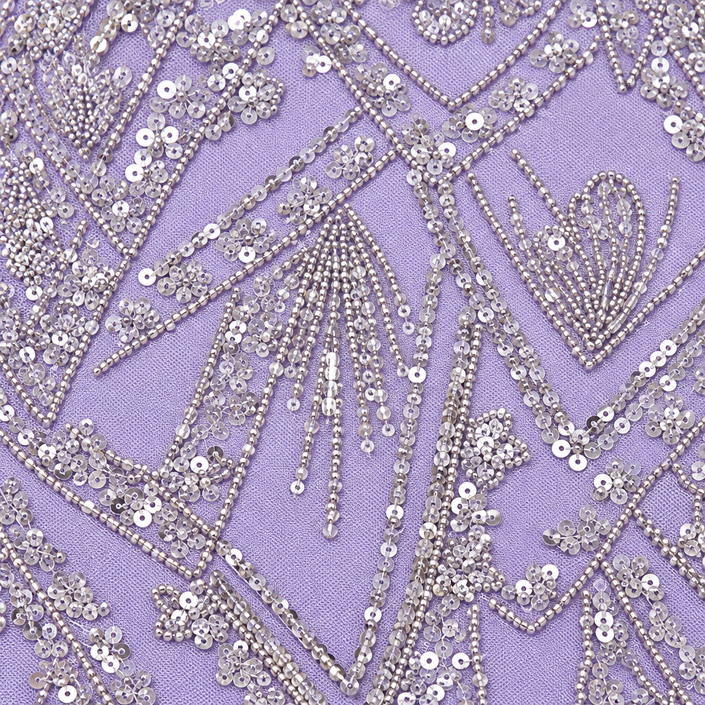 Tissu brodé Elie Saab Lilas argenté, détail de la broderie