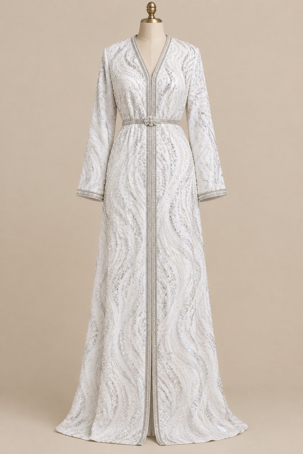 Caftan en tissu Elie Saab Blanc nacré argenté sur mannequin