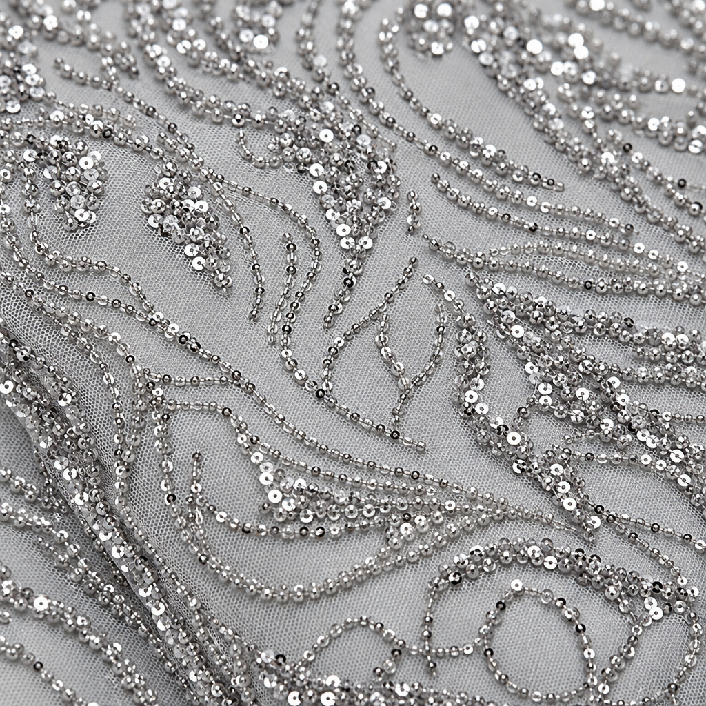 Tissu brodé Elie Saab Gris argenté, détail de la broderie