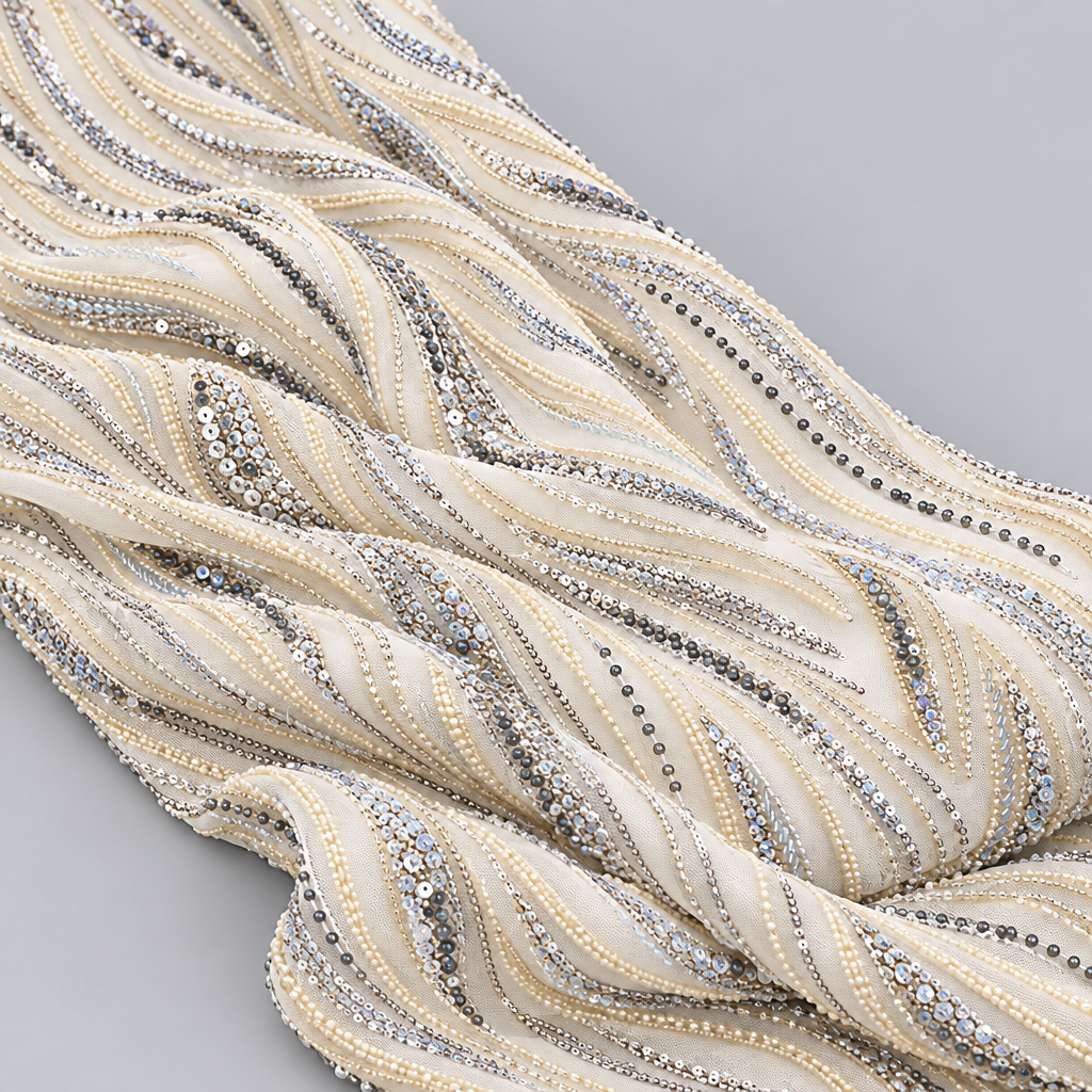 Tissu brodé Elie Saab Nude irisé, drapé